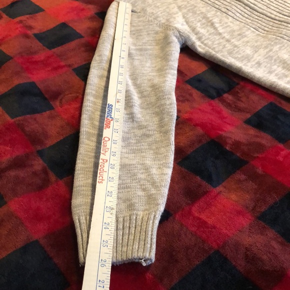 Man size Large zip up sweater. Lift gray and white. - Picture 8 of 8